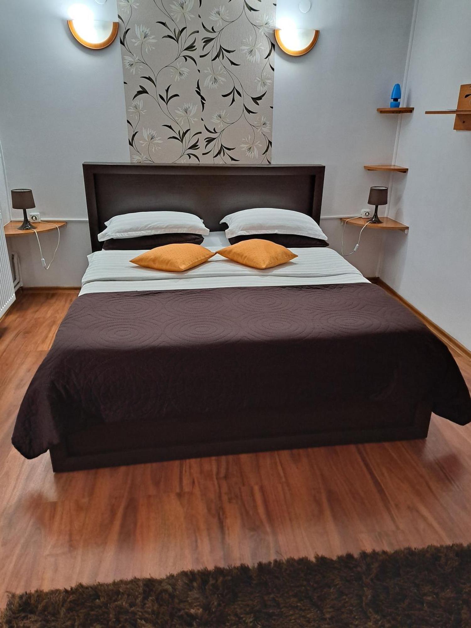Shelby Accommodation -Adult Only- Sinaia Extérieur photo