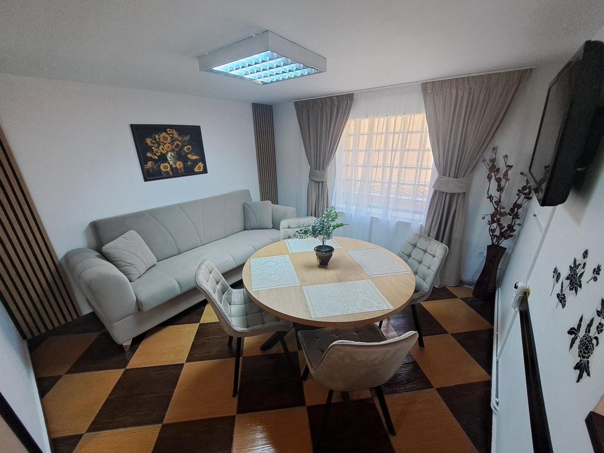 Shelby Accommodation -Adult Only- Sinaia Extérieur photo