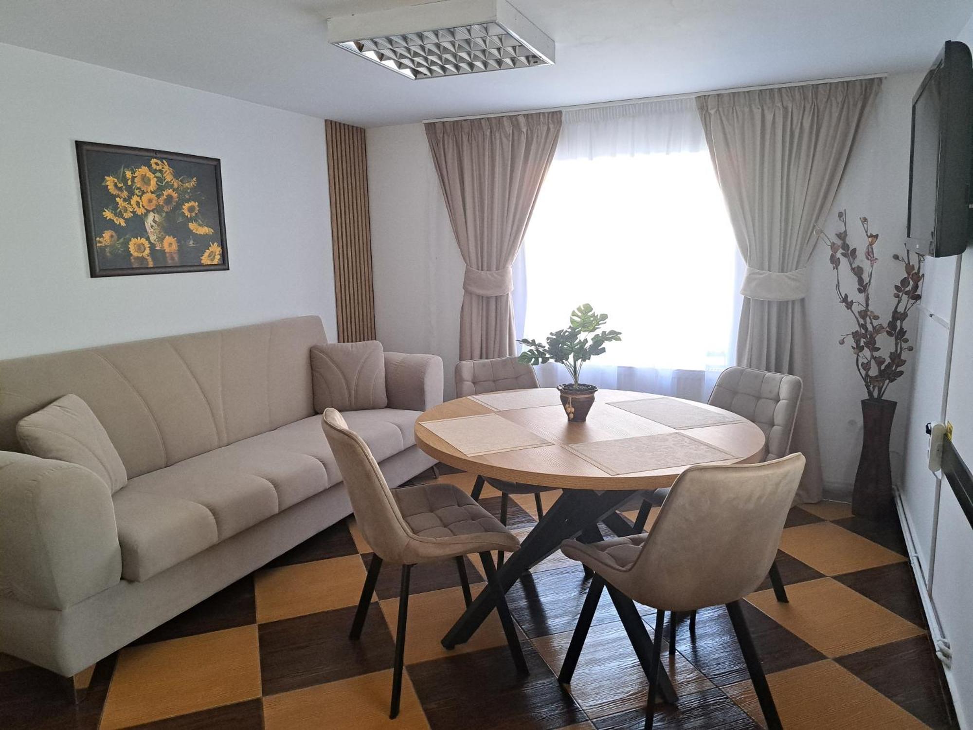 Shelby Accommodation -Adult Only- Sinaia Extérieur photo