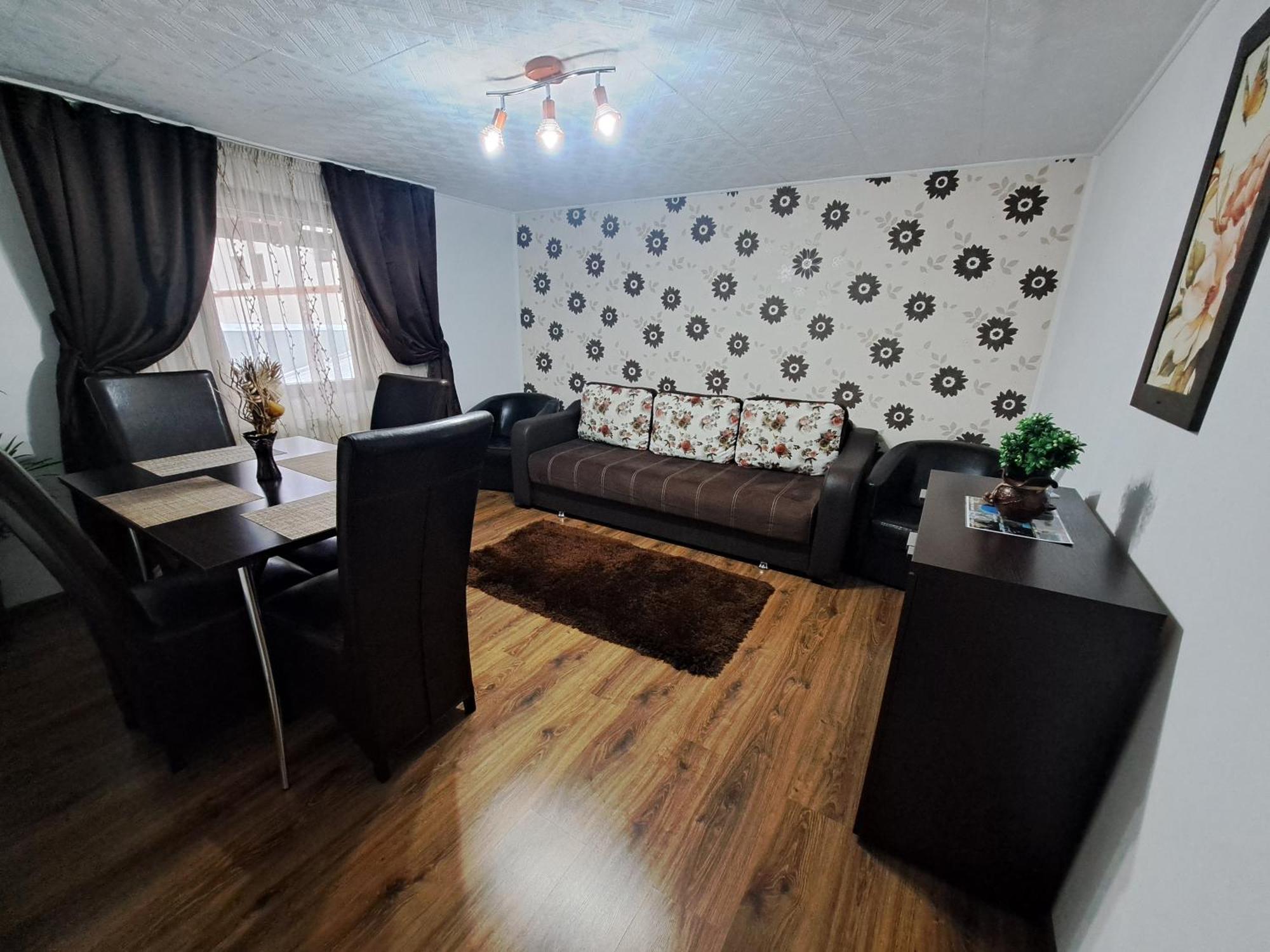 Shelby Accommodation -Adult Only- Sinaia Extérieur photo