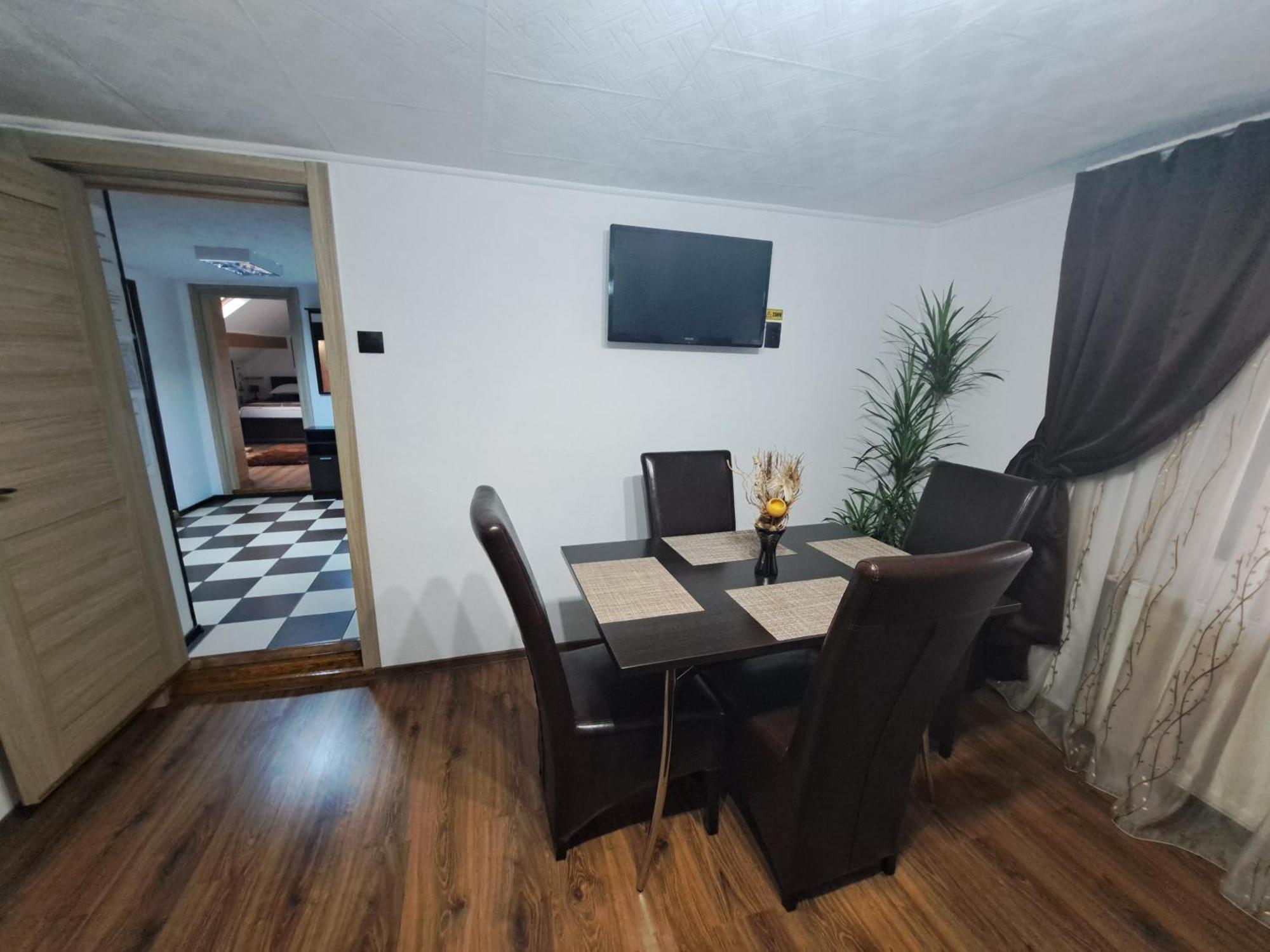 Shelby Accommodation -Adult Only- Sinaia Extérieur photo